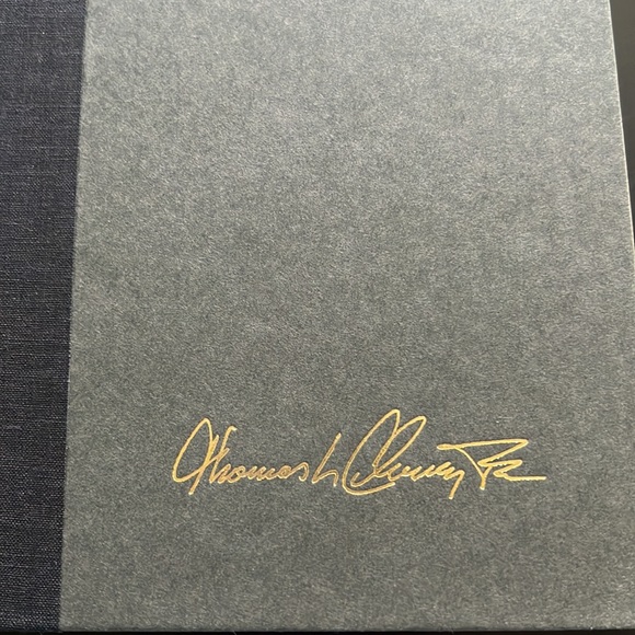 Tom Clancy hardcovers: The Hunt for Red October & Clear and Present Danger - Picture 11 of 14